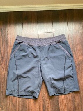 BCG Men Gray Shorts W/Pockets and Drawstrings Stretchy Waist L